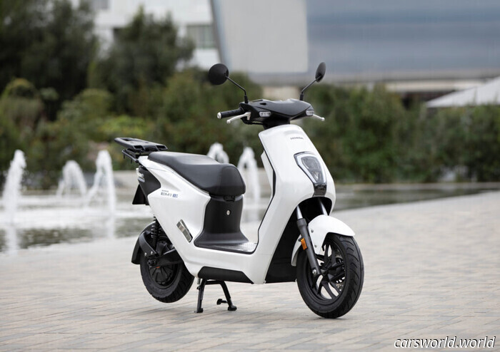 La capital mundial de las scooters está a punto de apagar el interruptor de la gasolina | Carscoops